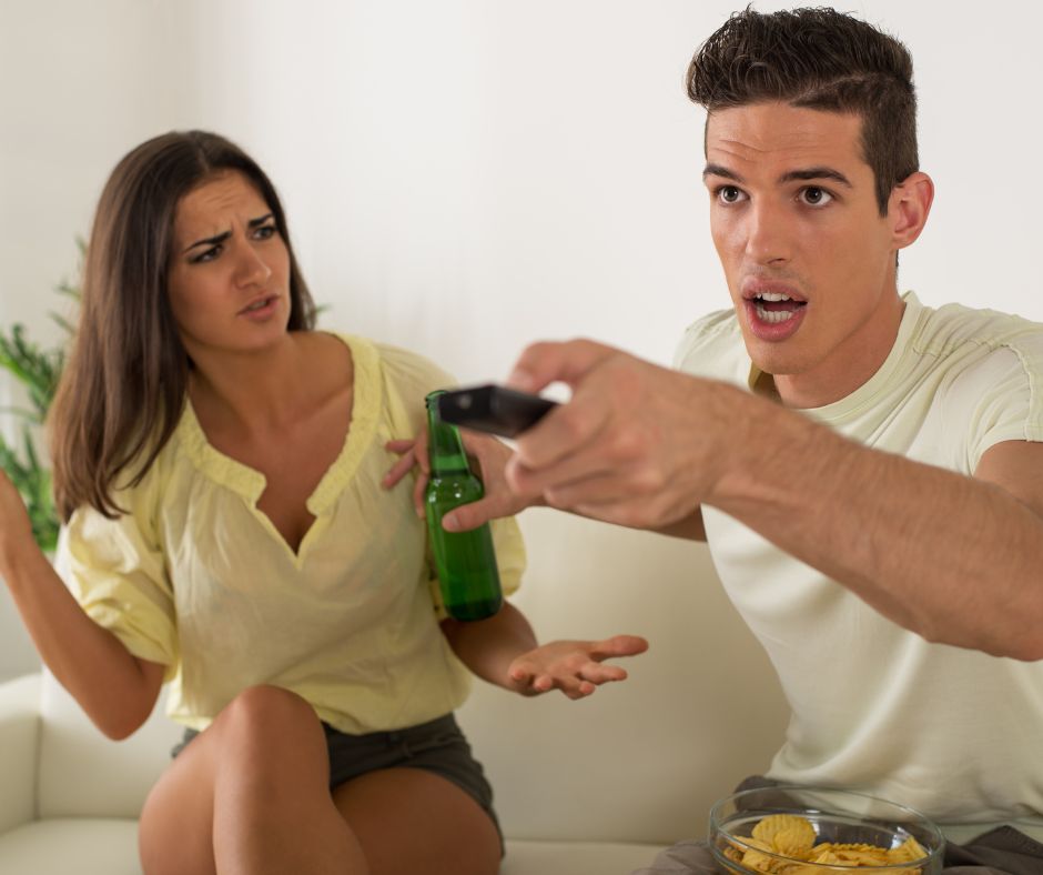 Casal brigando com raiva