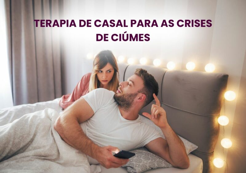 esposa com ciúmes do marido no celular