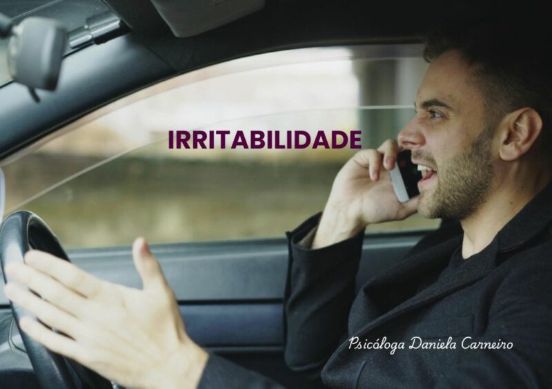 Homem irritado falando no telefone