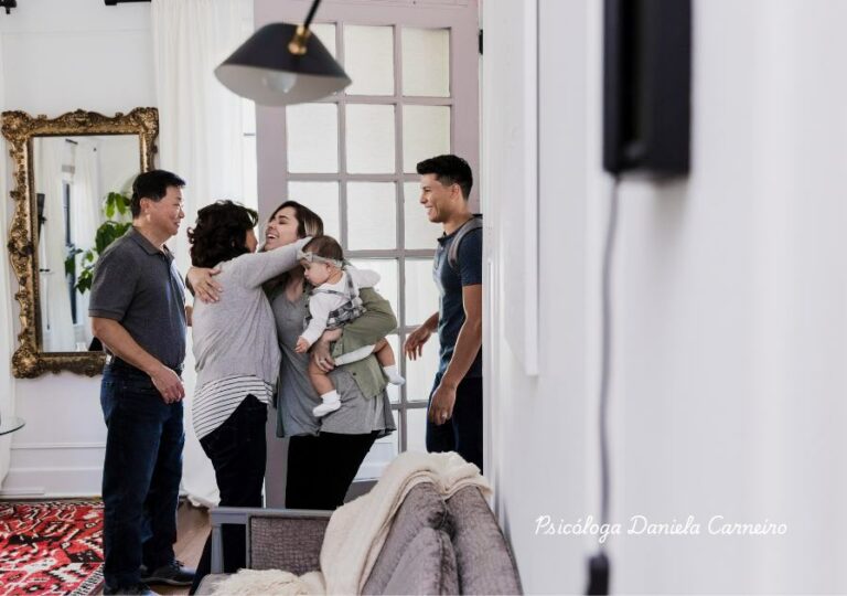 a família do marido chegando na casa